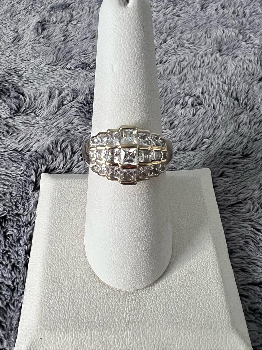 Marilyn Monroe Hollywood Collection Cubic Zirconia Ring Size 8